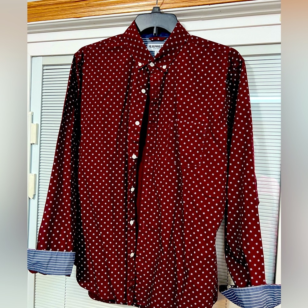 Express soft wash men’s XL wine/burgundy with small white design